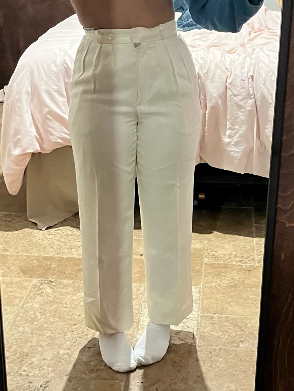 Vintage Liz Claiborne ivory high-waisted pleated pants size 4.